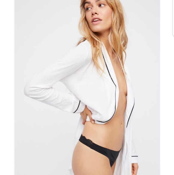 Free People Smooth Seamless Black Thong - Picture 1 of 7